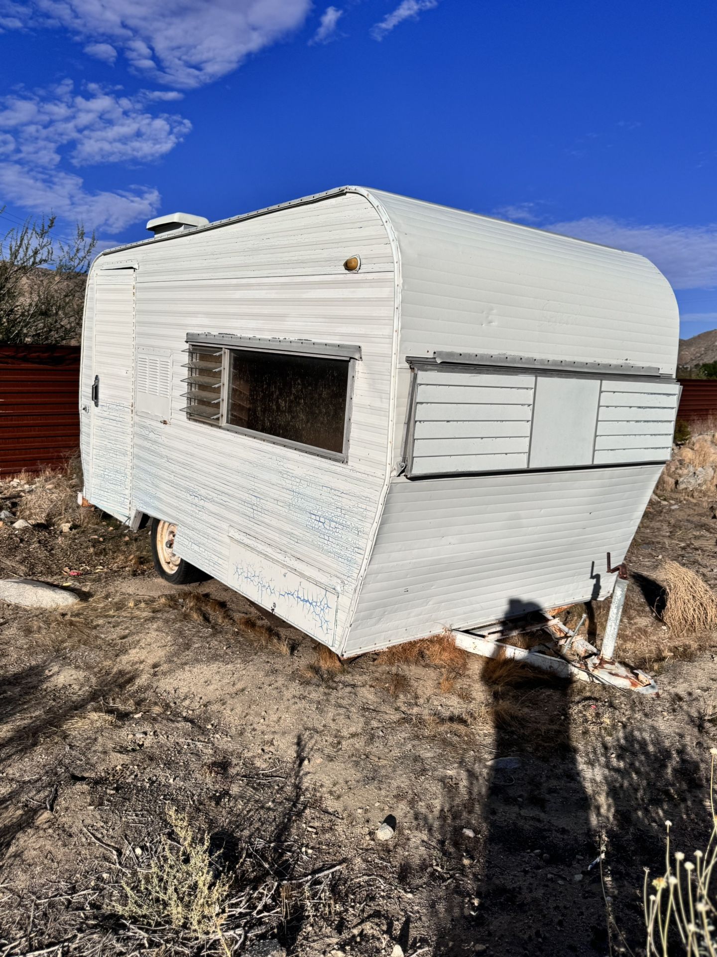 Camper Trailer Shasta style - Restoration project !