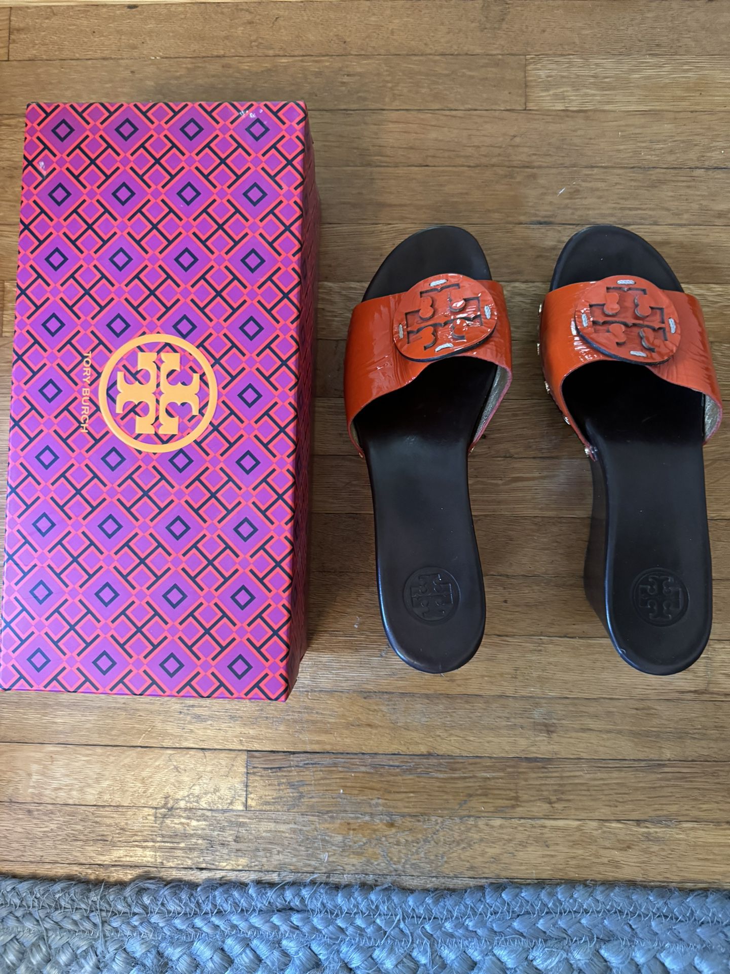 Size 8.5 Tory Burch Ines Slides -Calf Leather