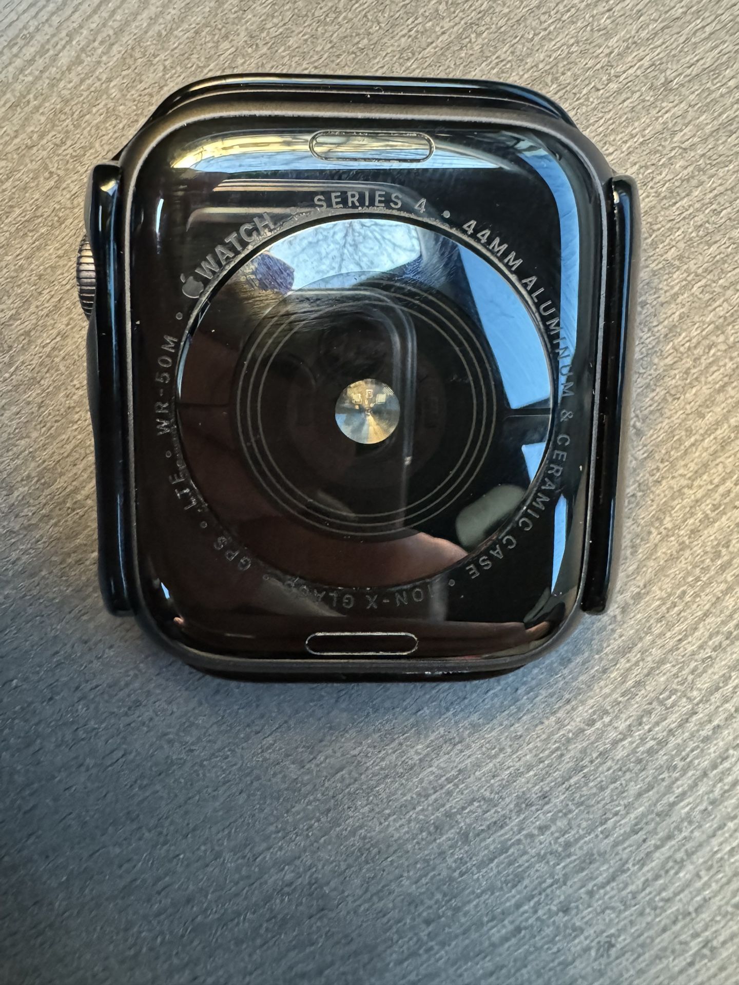 Apple Watch Series 4 GPS<E