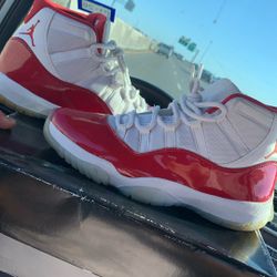 Authentic Jordan 11 retros Size 11