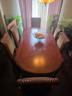 Dinning Table and 6 chairs