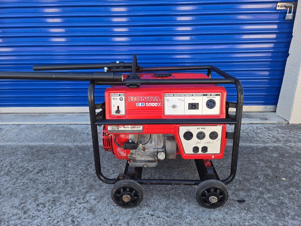 Honda EB5000X Generator 120/240 30a