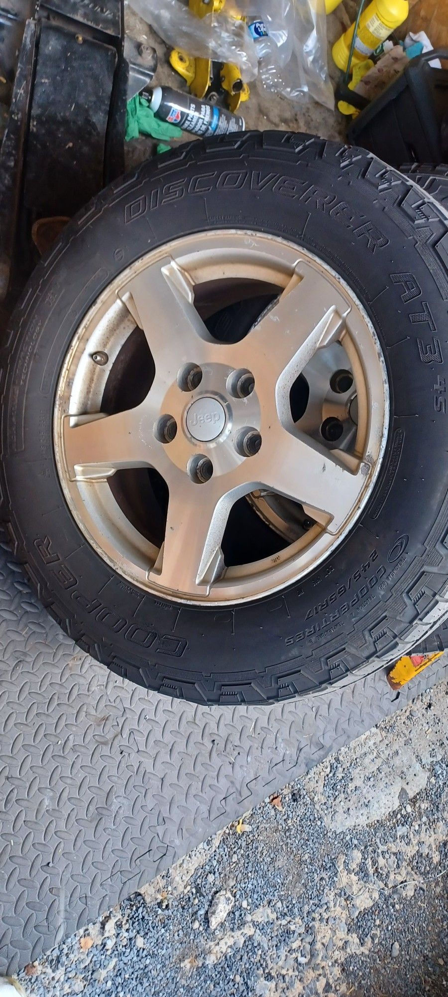 2006 Jeep Grand Cherokee Limited 17inch Rims And Tires 
