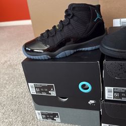 Jordan 11 Retro Black Size 5.5Y