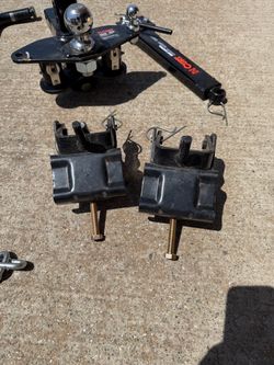 Tow hitch CURT 17063 Round Bar Weight Distribution Hitch with Sway Control