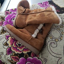 Warm Boots Size 8
