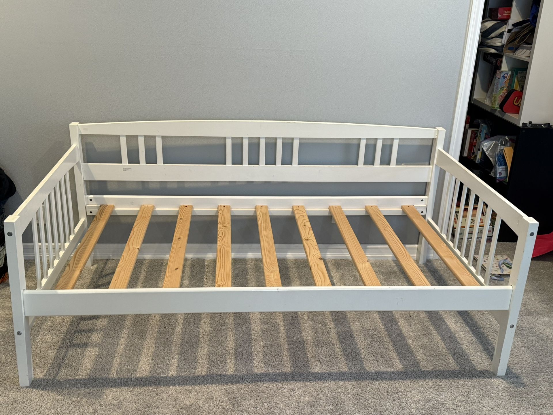 Guest Room / Kids Twin Bed