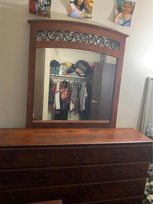 8 Drawer Dresser W/mirror 