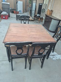 Table chairs set $15