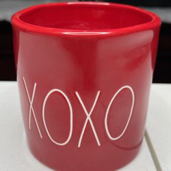 Rae Dunn XOXO sparkling champagne candle