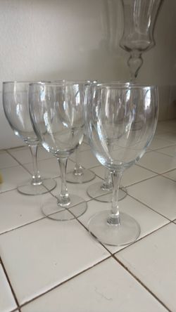 Glass cups for wine