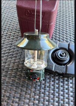 Coleman Lantern With Case Like New Condition Works Perfect
