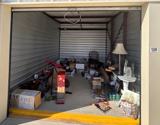 Auction Unit 138 7/3 - Antiques, Books, Clothing/Shoes, Decorations, Furniture, Table, Wall Art, Vintage