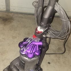 Dyson DC28 (Purple)