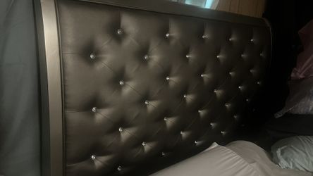 Queen Size BedFrame Headboard And Footboard And Side Rails