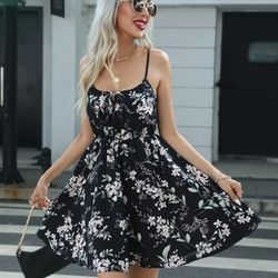 Women's Size Medium (6) Black Floral Print Dress 
