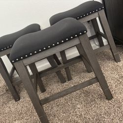 3 Stools 