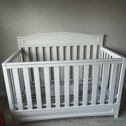 Delta Emory 4 in 1 Convertible Baby Crib