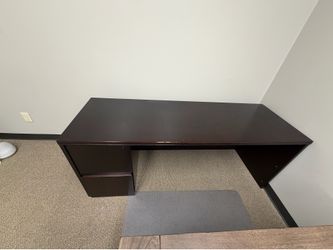 Free desk $0