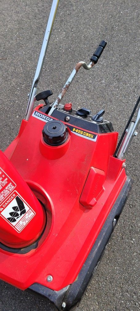Honda HS35 Snowblower