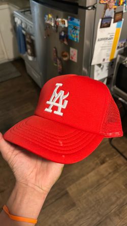 RED LA HAT