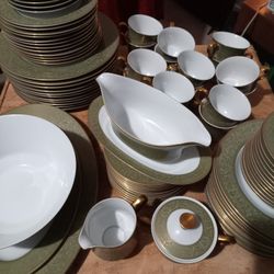 24kt Gold Plated 93 Piece Fine China Made By  Sango China Japan Versailles 3832