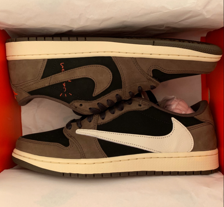 Jordan 1 low Travis Scott