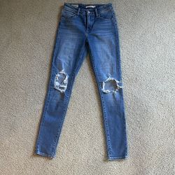 Womens Levis jeans 