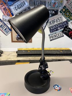 Desk lamp