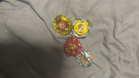 Selling 4 beyblade x