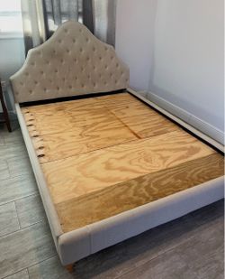 Queen size platform bed frame