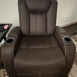 Loveseat And Recliner 
