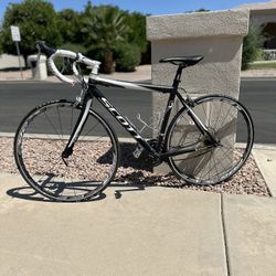 Scott Road Bike – Lightweight & Fast!