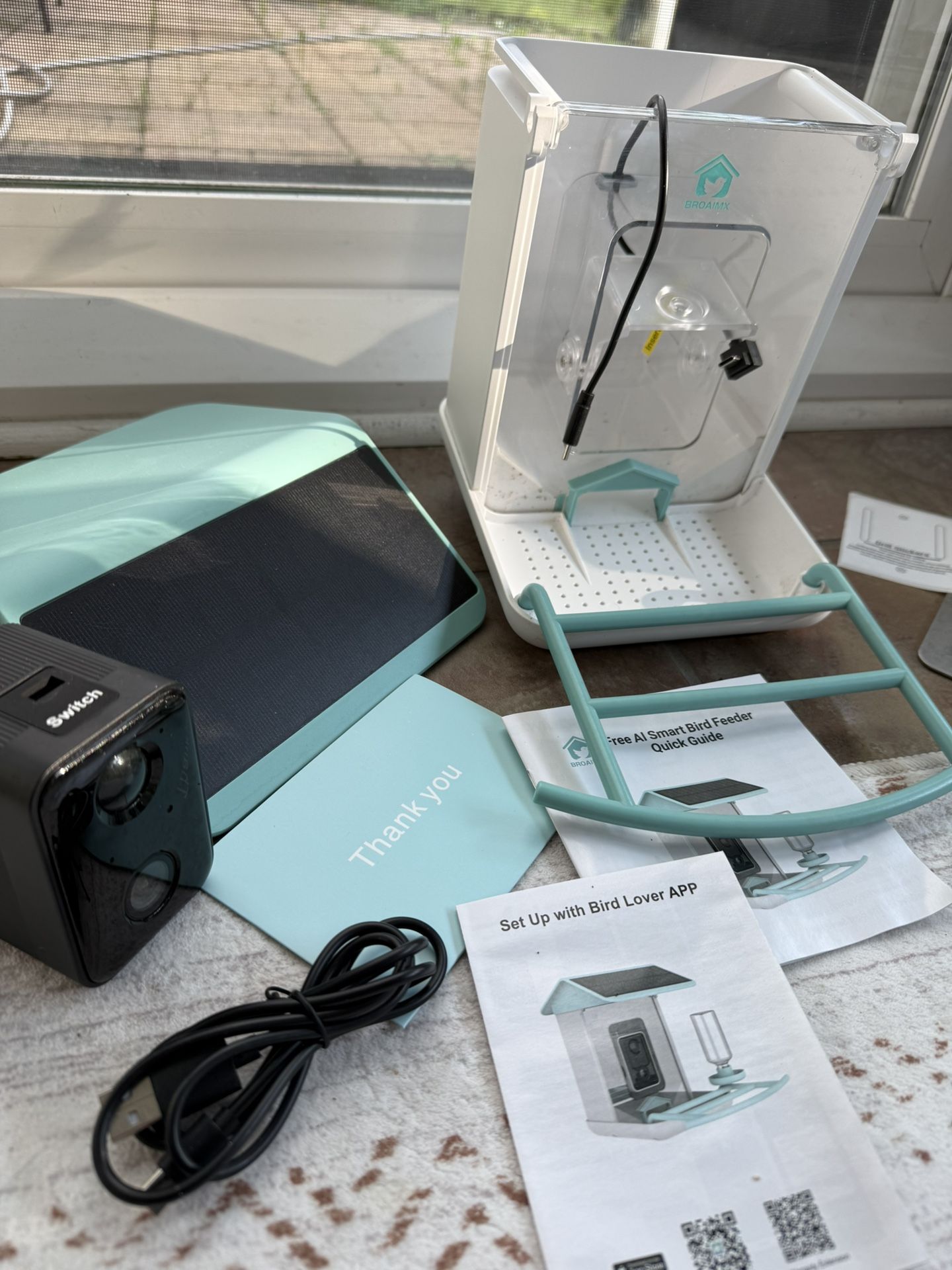 AI Smart Bird Camera Feeder with solar battery