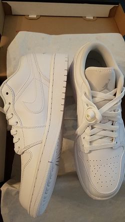 JORDAN AIR 1 LOW, BRAND NEW NEVER WORN SIZE 9, $100.00