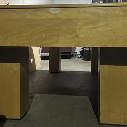 8FT Pool Table - Delivery/setup first floor, any color felt & accessory kit included