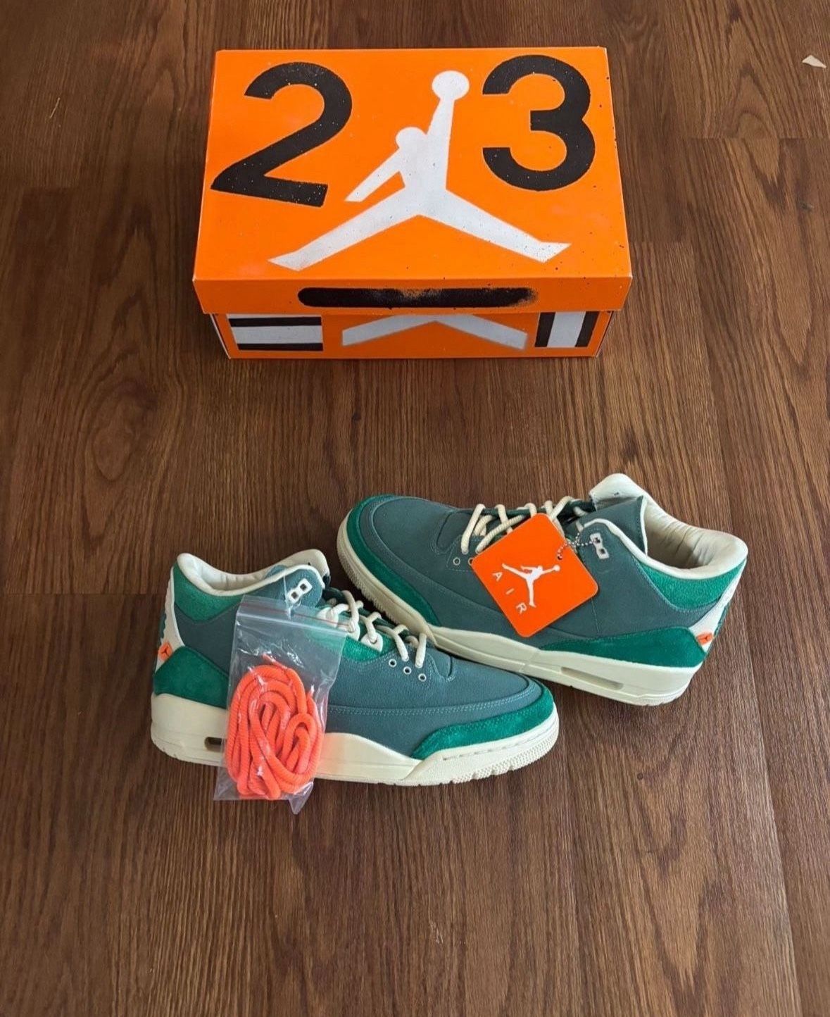 Jordan 3 Nina