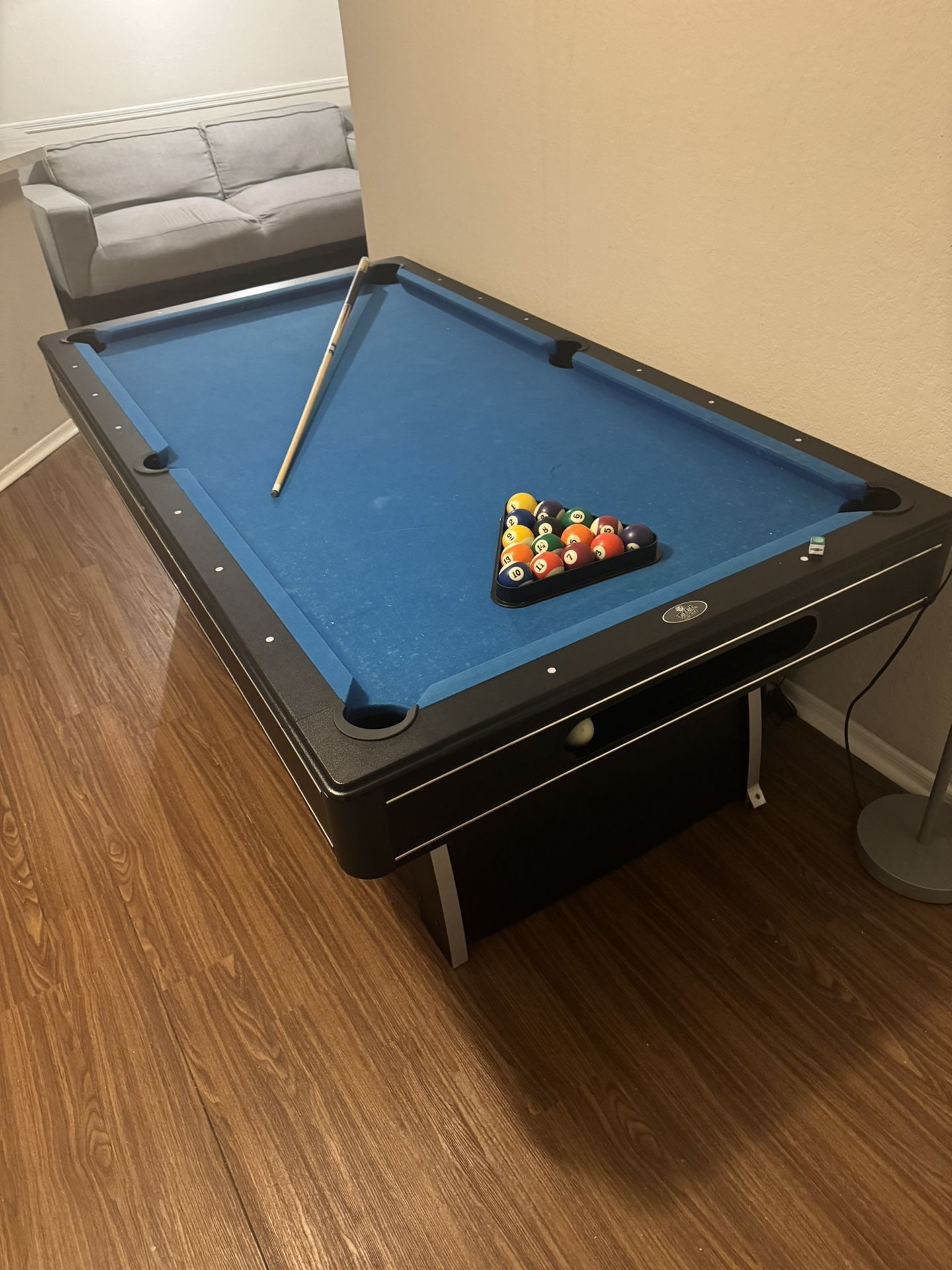 Pool Table And Couch for Sale in Orlando, FL OfferUp