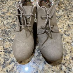 Girls  Booties Size 1