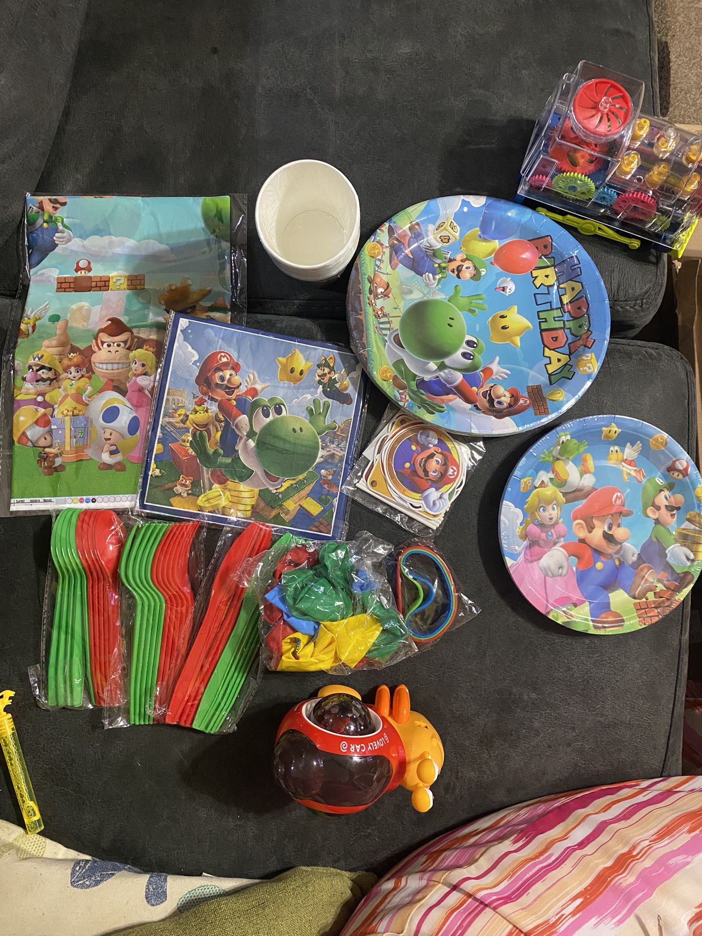 Mario Brothers Happy Birthday kit (97 Pieces)