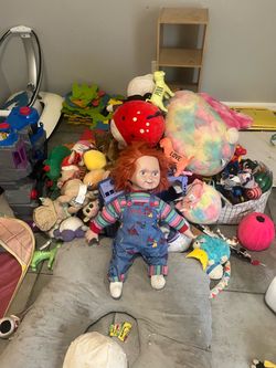 Large variety of toys toys