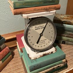 Vintage American Family Scale - WORKS!