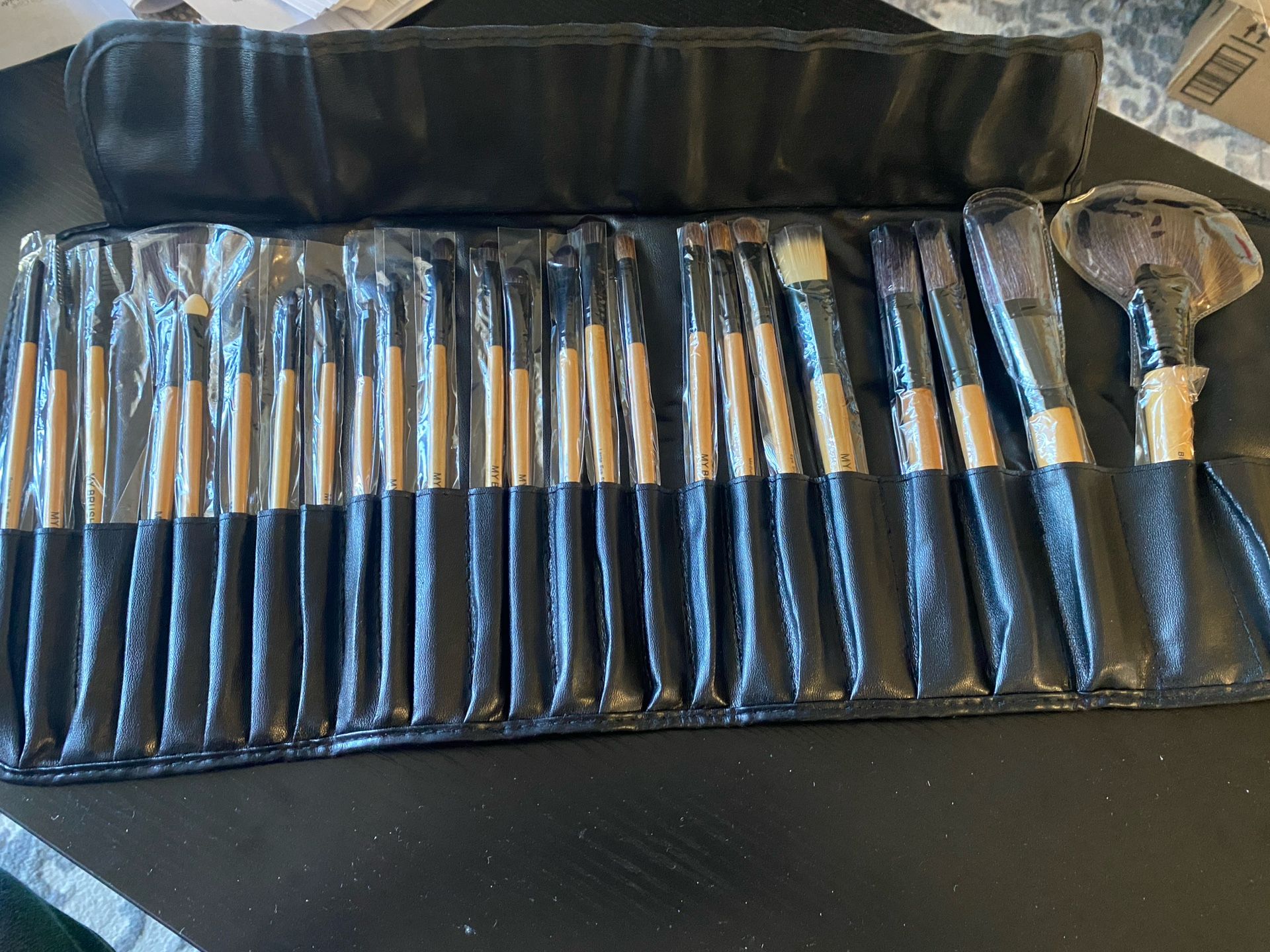MyBrushSet: 24 Makeup Brushes in Black Roll-up Case