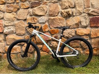 Specialized Pitch (Medium)