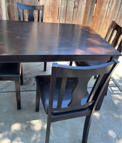 Kitchen table