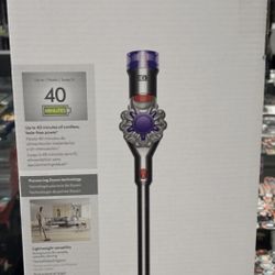 Dyson V8 vacuum celaner (Silver/Nickel)