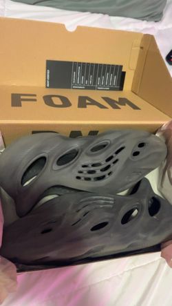 Yeezy Foam Runner Onyx Size 9