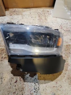 19-22 RAM 1500 LED HEADLIGHT 