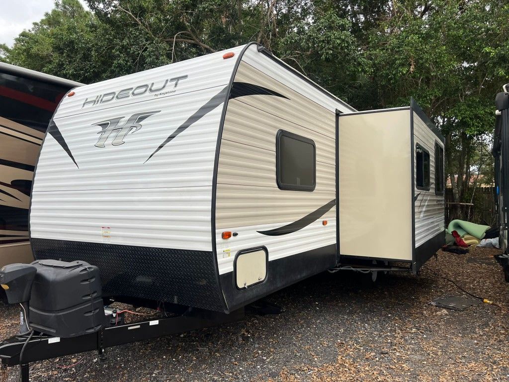 2018 HIDEOUT 29FT