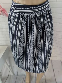 NWT De Collection Stripe navy and white skirt size M